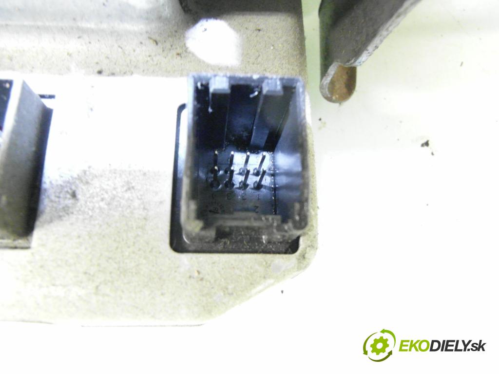 FIAT PANDA (169_) HB 2009 44,00 1.2 - 188 A4.000 1242,00 SLOUPEC / PODPORA elektrický 26096580 ; 51746818 ; 2610176307A