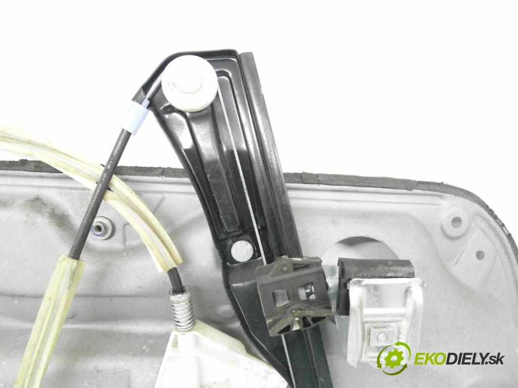 VW GOLF IV (1J1) HB 1998 74,00 1.6 - AKL 1595,00 Mechanizmus okien 1J4837462H ; 1J4837730