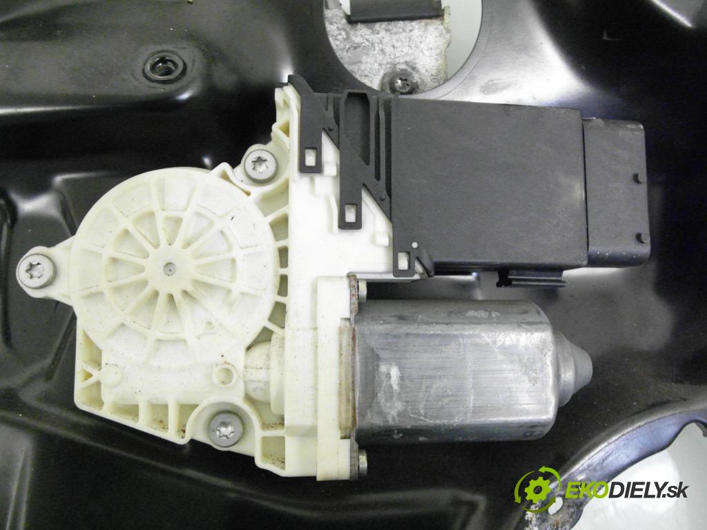 VW GOLF IV (1J1) HB 1998 74,00 1.6 - AKL 1595,00 mechanismus oken J4837755A