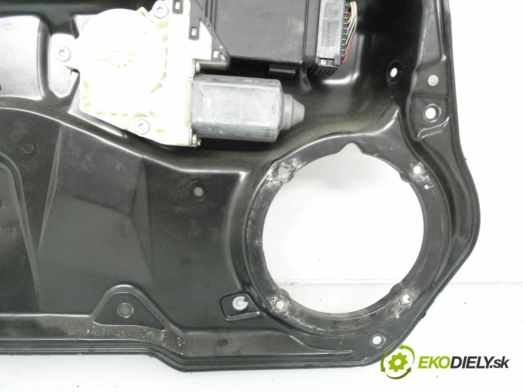 VW GOLF IV (1J1) HB 1998 74,00 1.6 - AKL 1595,00 Mechanizmus okien J4837755A