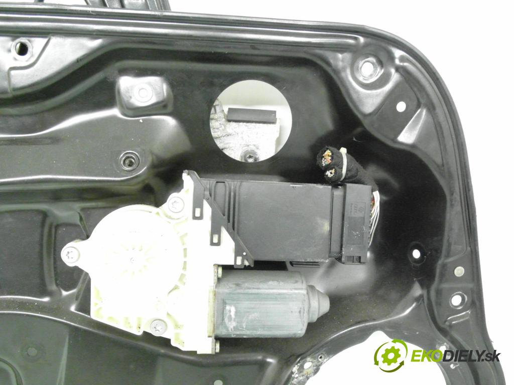 VW GOLF IV (1J1) HB 1998 74,00 1.6 - AKL 1595,00 Mechanizmus okien J4837755A