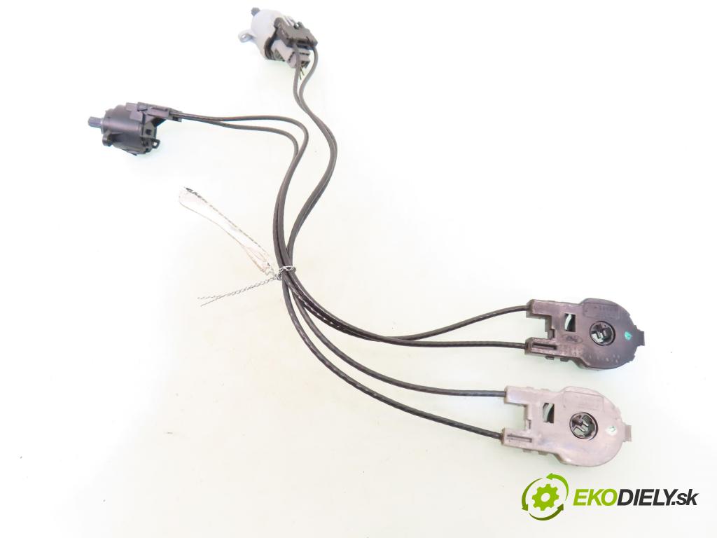FORD FOCUS (DAW, DBW) HB 2002 85,00 1.8 TDCi - F9DA 1753,00 Lanko panel kúrenia 2M5111503AA ; 2M5111504AA