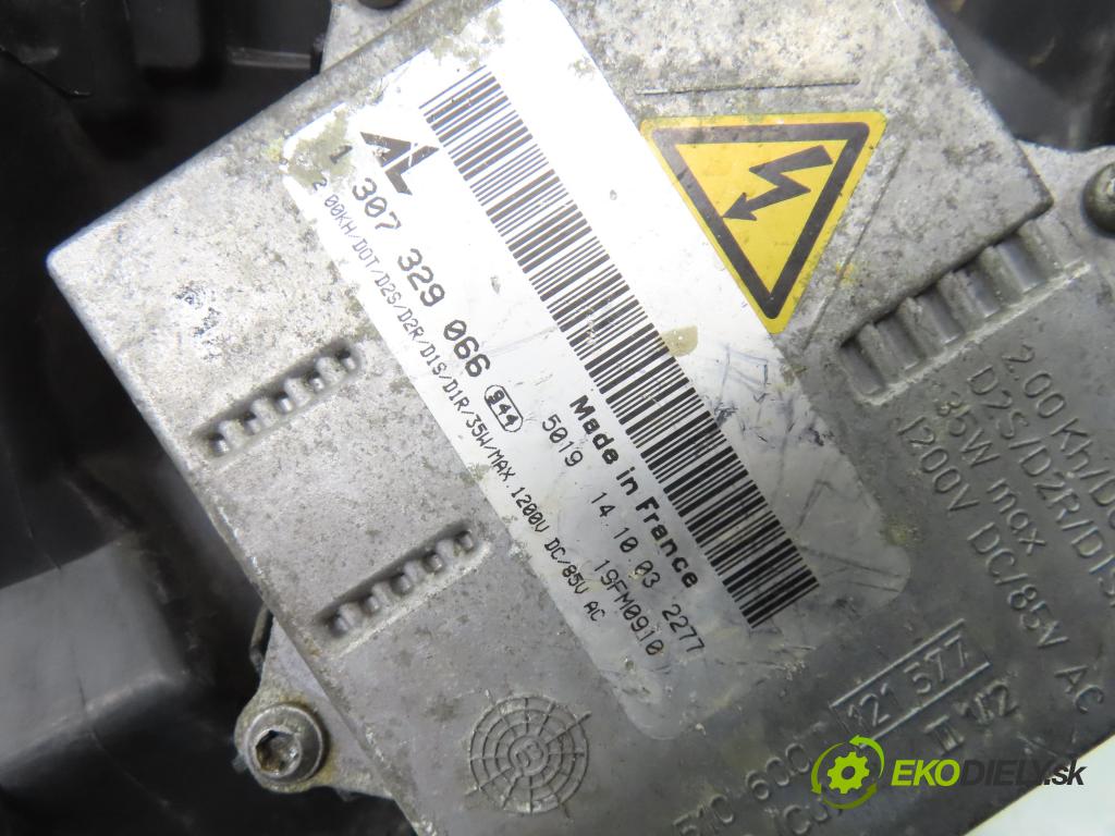 OPEL ZAFIRA A Nadwozie Wielkopojemne (MPV) (T98)  MINIVAN 2003 74,00 2.0 DTI 16V 101 - Y 20 DTH 1995,00 Svetlo PP 0301116272 ; 1307329066