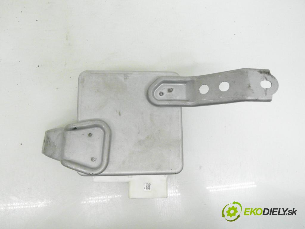 TOYOTA YARIS (_P1_) HB 2004 50,00 1.0 VVT- i 68 - 1SZ-FE 998,00 SLOUPEC / PODPORA elektrický 6900000472 ; 452000D031 ; 896500D030