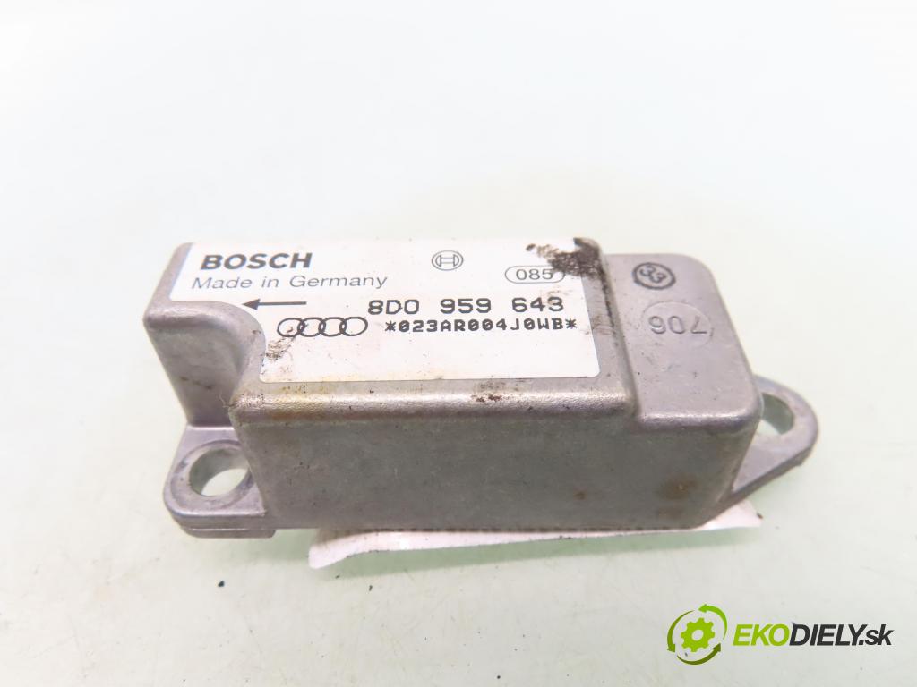 AUDI A4 (8D2, B5) KOMBI 1997 92,00 1.8 - ADR 1781,00 Snímač nárazu 8D0959643 ; 0285001212 (Snímač nárazu)