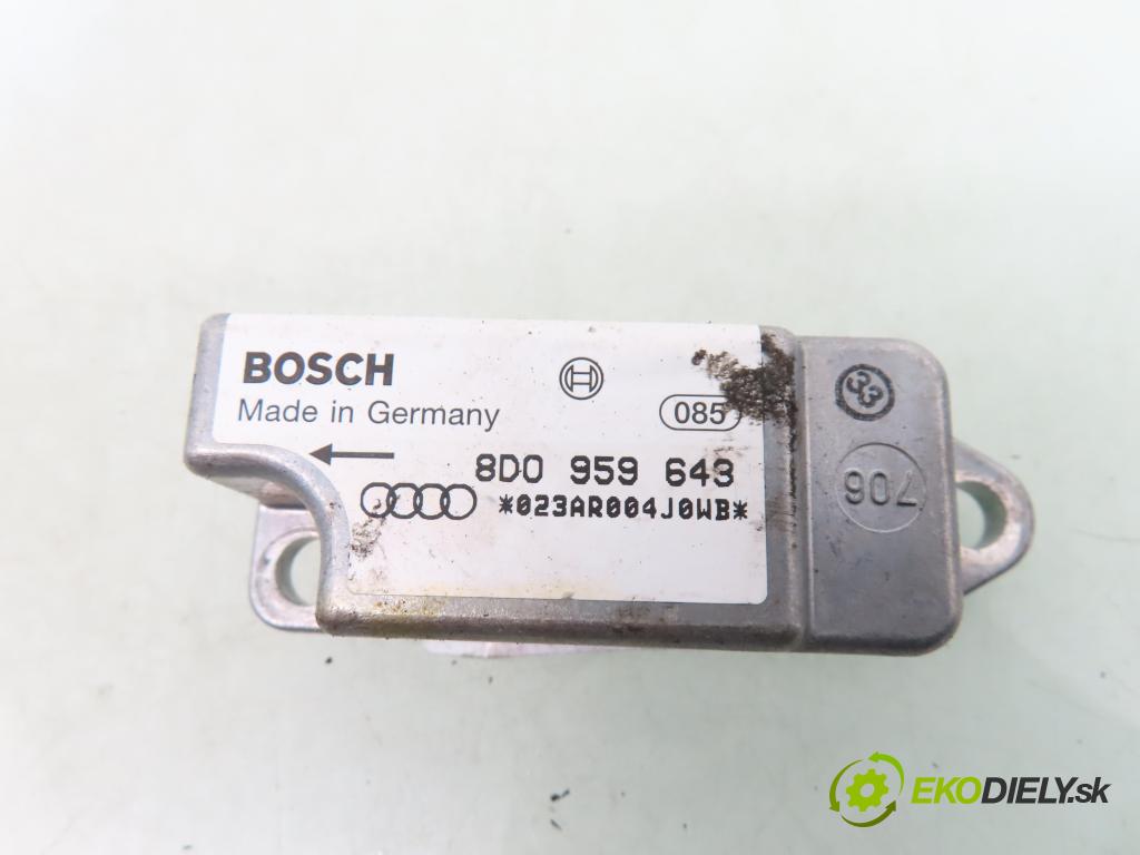 AUDI A4 (8D2, B5) KOMBI 1997 92,00 1.8 - ADR 1781,00 Snímač nárazu 8D0959643 ; 0285001212 (Snímač nárazu)