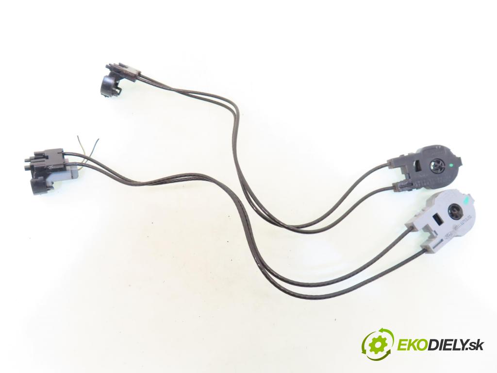 FORD FOCUS (DAW, DBW) HB 1998 55,00 1.4 16V - FXDA 1388,00 Lanko panel kúrenia 2M5111503AA ; 2M5111504AA