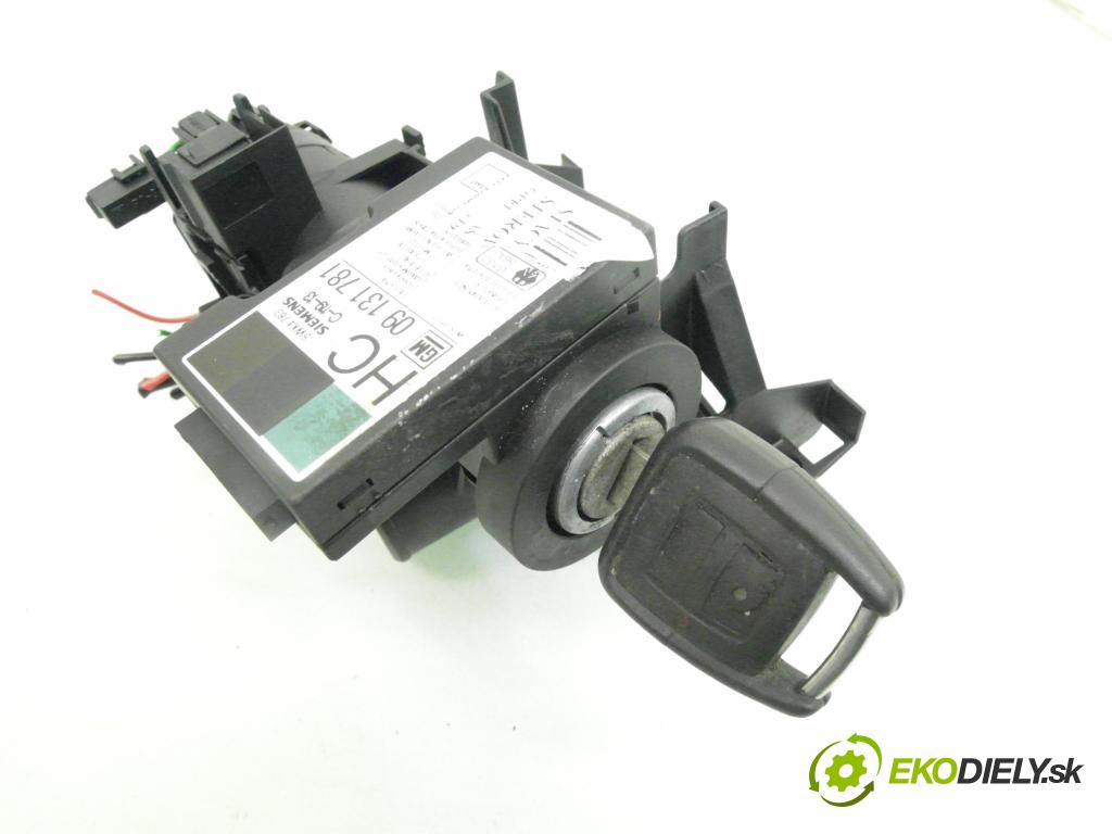 OPEL ASTRA G liftback (T98) HB 2002 74,00 1.6 16V - X 16 XEL 1598,00 spinačka / imobilizéra IMMO / Riadiaca jednotka 16268377 ; 6237797 ; 90589313
