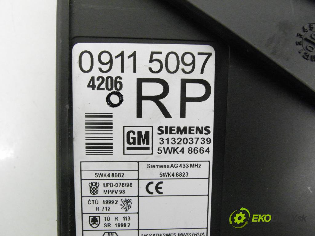 OPEL CORSA C (X01) HB 2000 43,00 1 - Z 10 XE 973,00 spinačka / imobilizéra IMMO / Riadiaca jednotka 0261206072 ; 26SA7134 ; 09166814FL