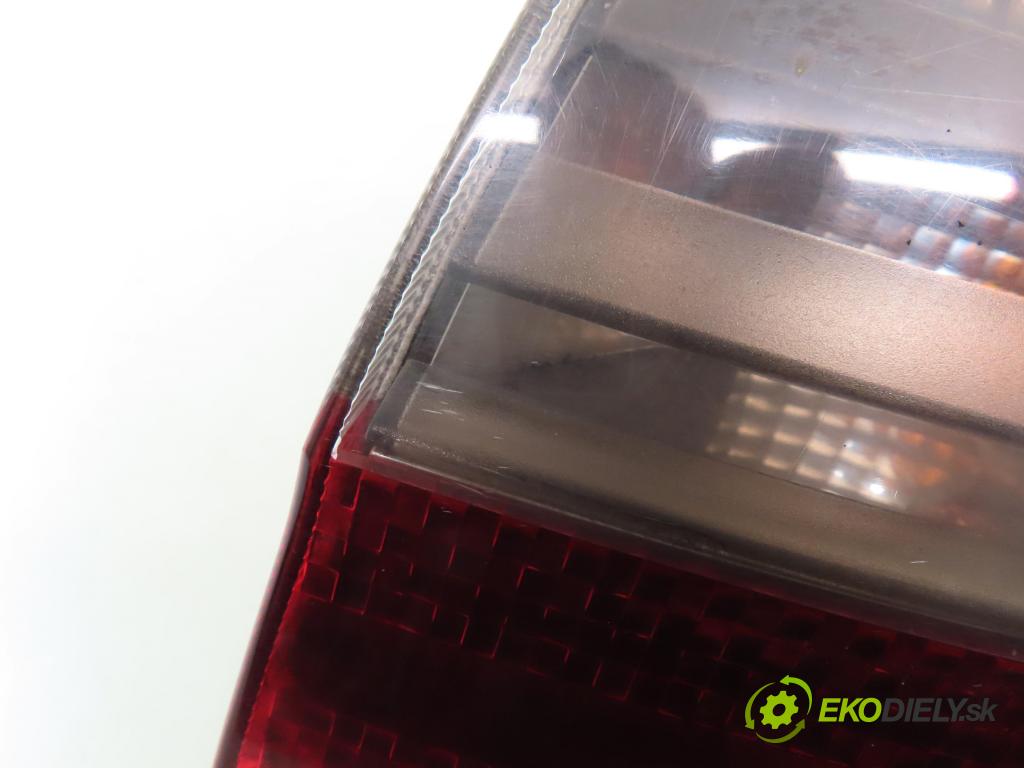 FORD S-MAX (WA6) MINIVAN 2006 103,00 2.0 TDCi - QXWA 1997,00 Svetlo pravé zadné