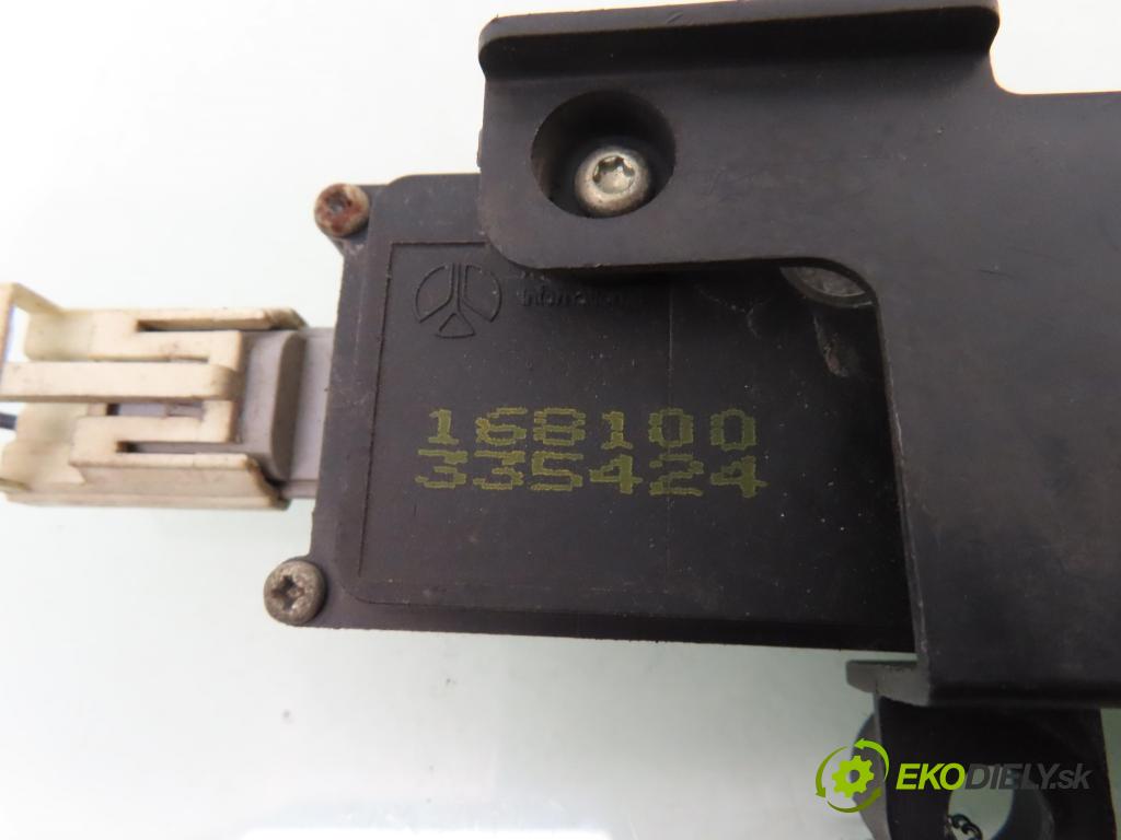 LAND ROVER FREELANDER (L314) SUV 2000 72,00 2.0 DI 4x4 - 20 T2N 1994,00 zámok dveří kufr EL. 335424