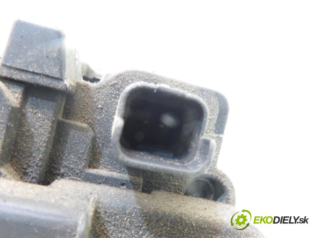 RENAULT SCENIC I (JA0/1_) MINIVAN 2000 70,00 1.4 16V (JA0D, JA1H, Ja0W, JA10) - K4J 714 1390,00 Alternátor 7700434899 ; 0124325031 (Alternátor)