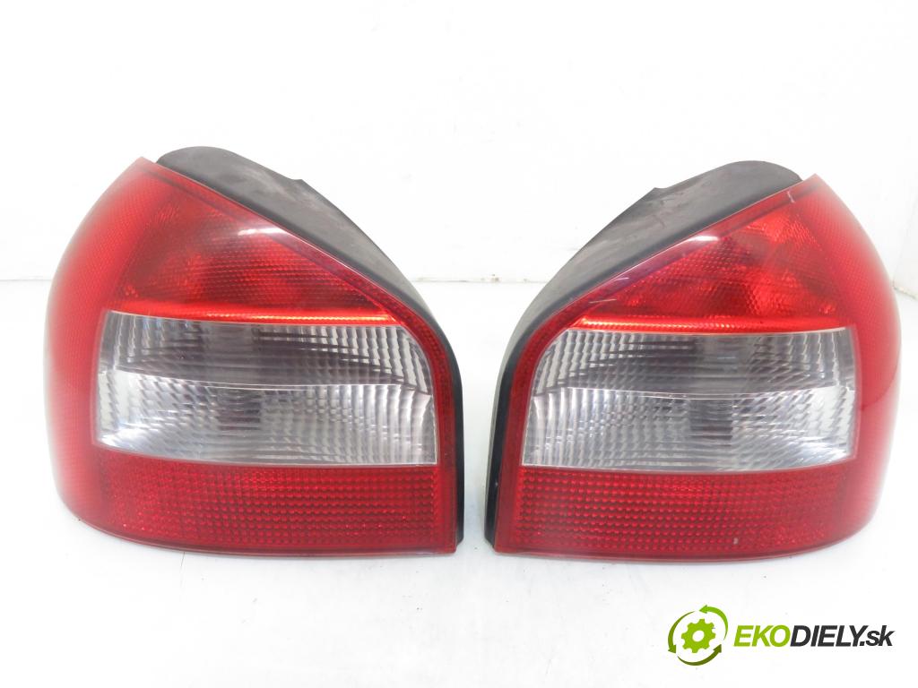 AUDI A3 (8L1) HB 1999 74,00 1.6 - AKL 1595,00 Svetlo ľavé zadné 8L0945095B ; 8L0945096C