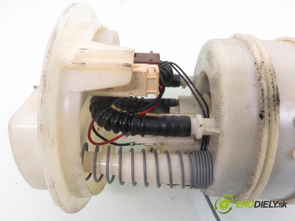 RENAULT CLIO II (BB_, CB_) HB 1999 43,00 1.2 8V 58 1149,00 Pumpa paliva 8200057324 ; 09746659900