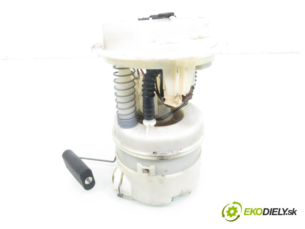 RENAULT CLIO II (BB_, CB_) HB 1999 43,00 1.2 8V 58 1149,00 Pumpa paliva 8200057324 ; 09746659900