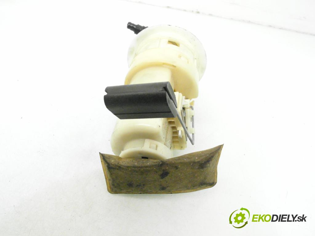 TOYOTA YARIS (_P1_) HB 2004 50,00 1.0 VVT- i 68 - 1SZ-FE 998,00 pumpa paliva 770200D010A