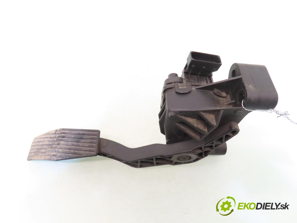 OPEL ASTRA H (A04) HB 2004 66,00 1.4 - Z 14 XEP 1364,00 Potenciometer plynu 9157998BK (Potenciometer plynového pedálu)
