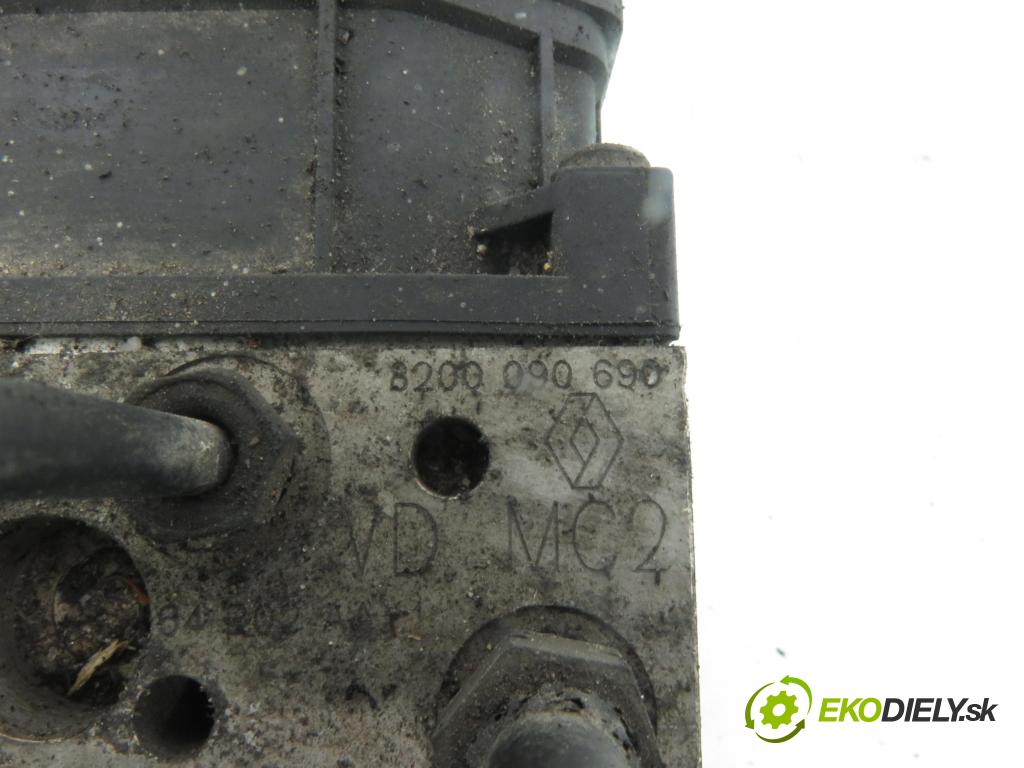RENAULT SCENIC I (JA0/1_) MINIVAN 2000 70,00 1.4 16V (JA0D, JA1H, Ja0W, JA10) - K4J 714 1390,00 pumpa ABS 0265950046 ; 8200090690 (Pumpa ABS)