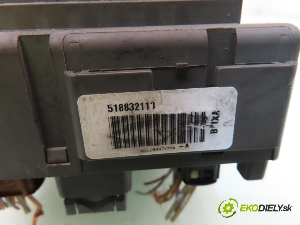 RENAULT LAGUNA II Grandtour (KG0/1_) KOMBI 2004 88,00 1.9 dCi (KG0G) - F9Q 670 1870,00 MODUL BSI 8200346814 ; 8200367246