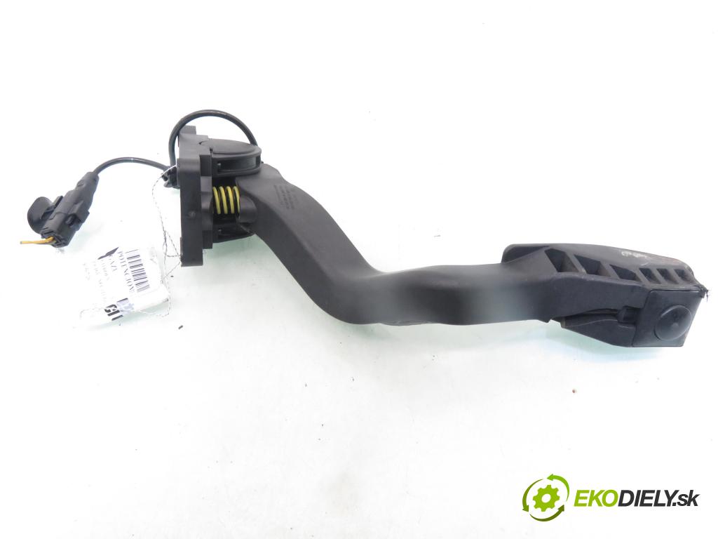 CITROEN C4 coupe (LA_) COUPE 2005 80,00 1.6 16V - NFU (TU5JP4) 1587,00 potenciometr plynového pedálu 9650889180 ; 0280755001 ; F00C3E2429 (Potenciometr plynového pedálu)