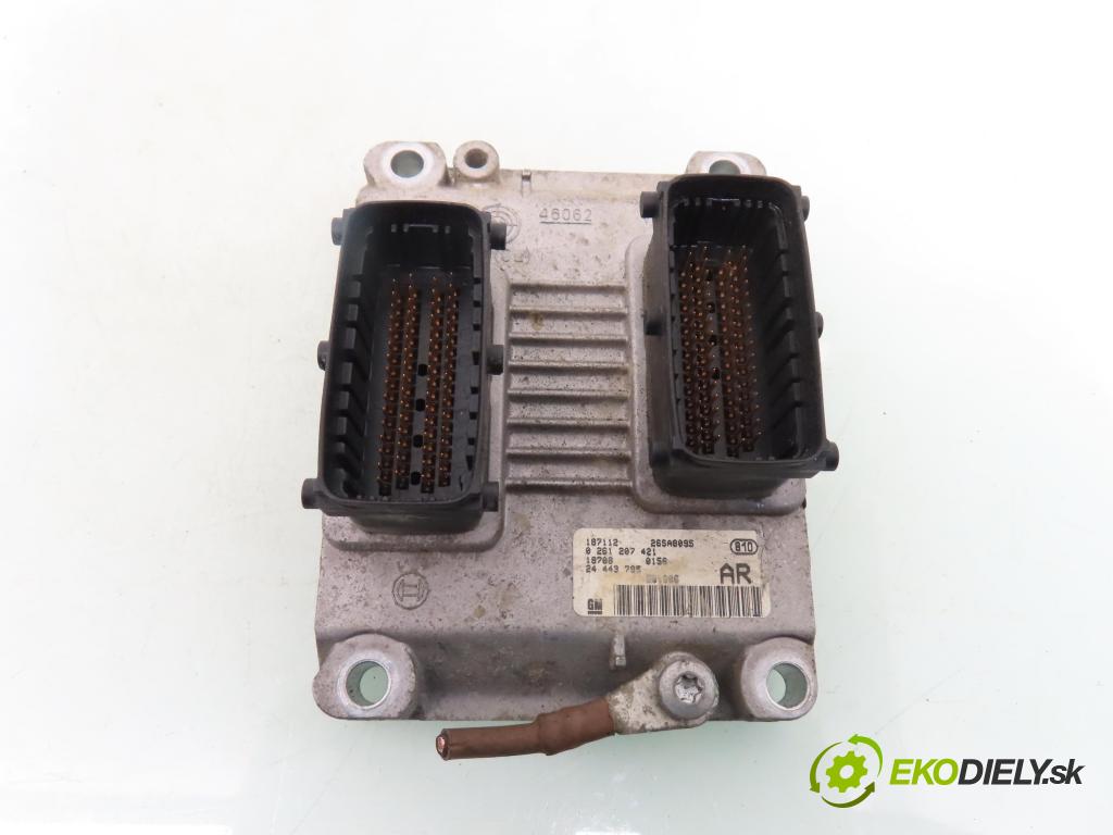 OPEL CORSA C (X01) HB 2001 43,00 1 - Z 10 XE 973,00 Riadiaca jednotka Motor 0261207421 ; 24443795