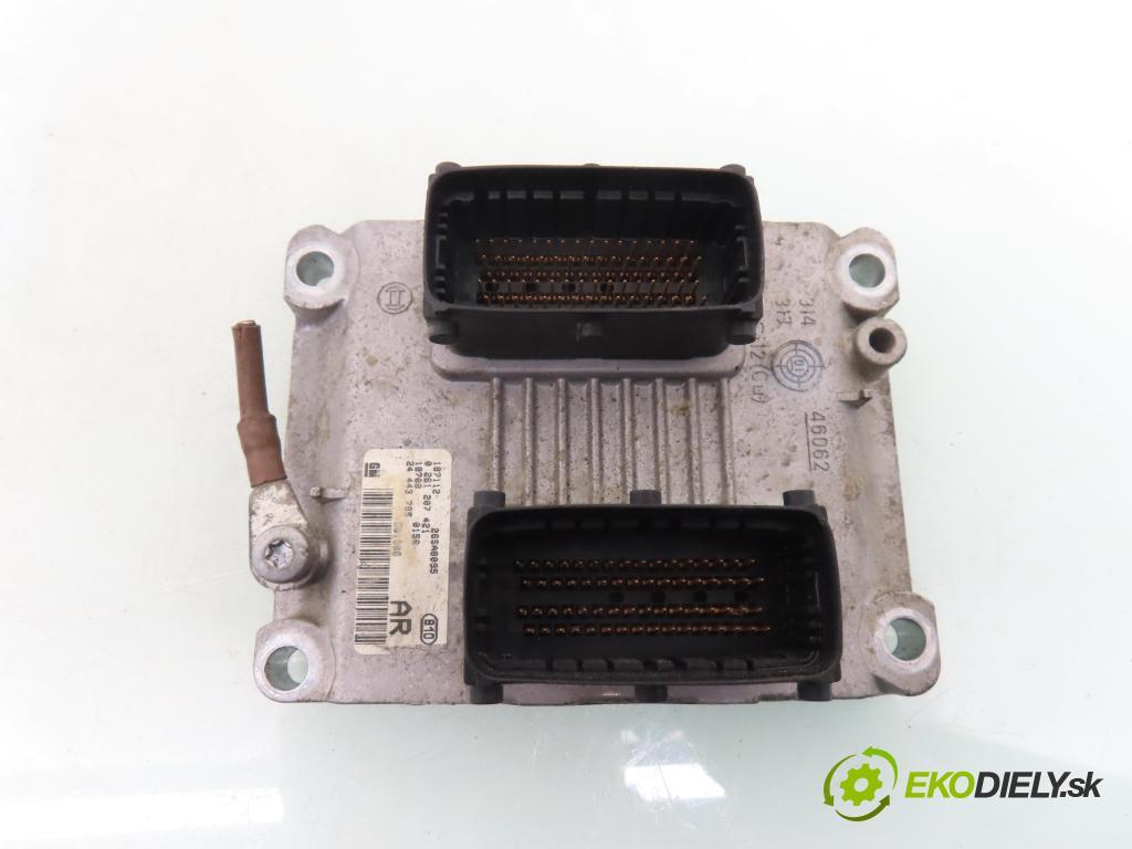 OPEL CORSA C (X01) HB 2001 43,00 1 - Z 10 XE 973,00 Riadiaca jednotka Motor 0261207421 ; 24443795