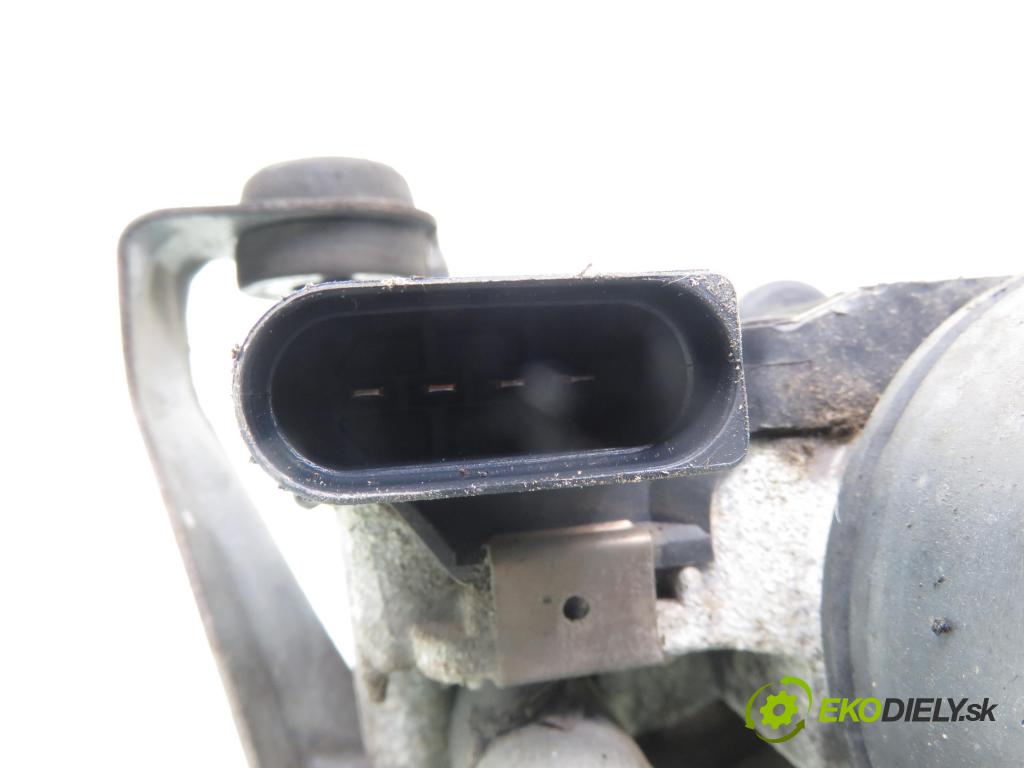 VW TOURAN (1T1, 1T2) MINIVAN 2006 77,00 1.9 TDI PD 105 1896,00 Motorček stieračov 0390241746 ; 2K1955119B ; 2K1955023E