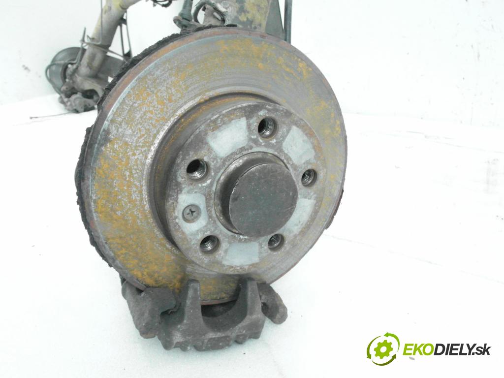 AUDI A3 (8L1) HB 1999 74,00 1.6 - AKL 1595,00 výztuha zadní část ABS