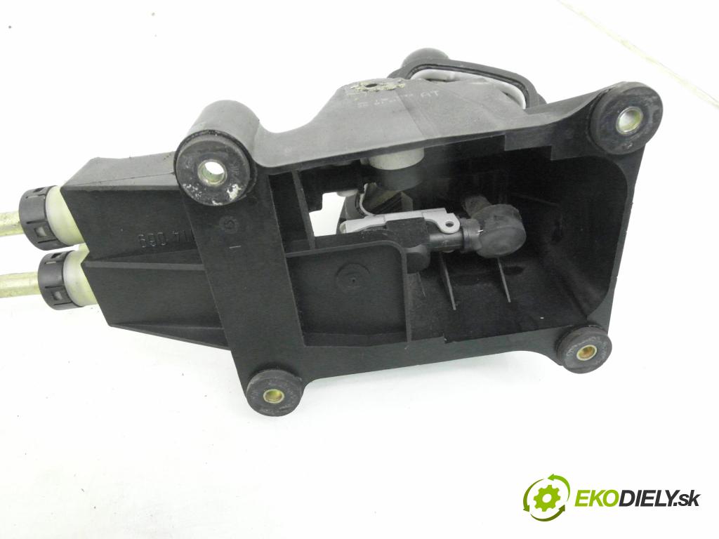 OPEL ZAFIRA A Nadwozie Wielkopojemne (MPV) (T98)  MINIVAN 2002 74,00 2.0 DTI 16V - Y 20 DTH 1995,00 ZVEDÁK: 09138077