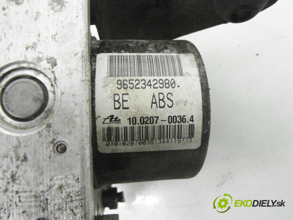 PEUGEOT 206 liftback (2A/C) HB 2004 440,00 1.1 i - HFX (TU1JP) 1124,00 pumpa ABS 10097011143 ; 10020700364 ; 9652342980 (Pumpa ABS)