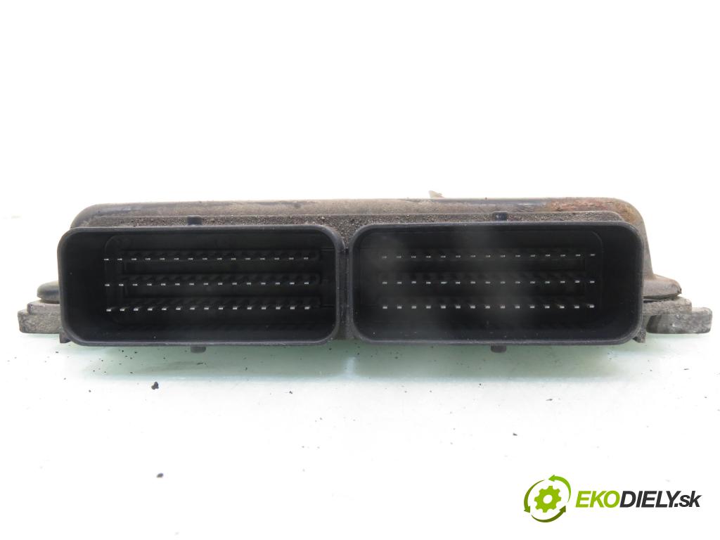 RENAULT SCENIC I (JA0/1_) MINIVAN 2001 102,00 2.0 16V (JA1B, JA1D) - F4R 740 1998,00 řídící jednotka motora 8200124318 ; 8200080285 ; S118301104