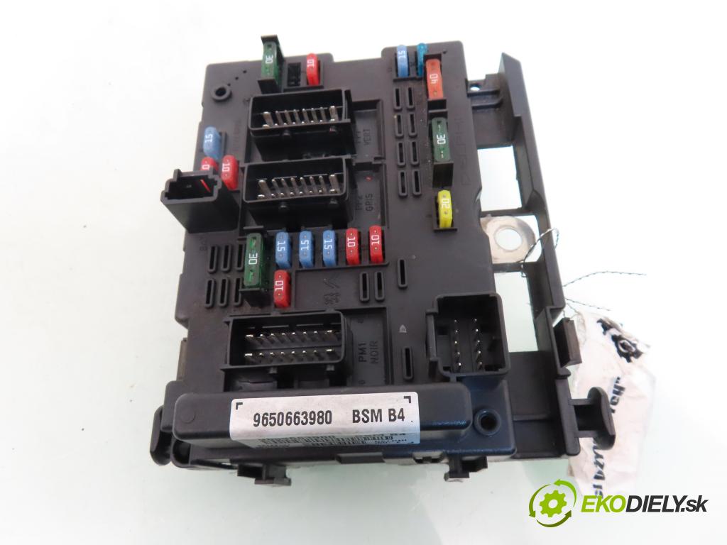 PEUGEOT 206 liftback (2A/C) HB 2004 440,00 1.1 i - HFX (TU1JP) 1124,00 MODUL BSM 9650663980
