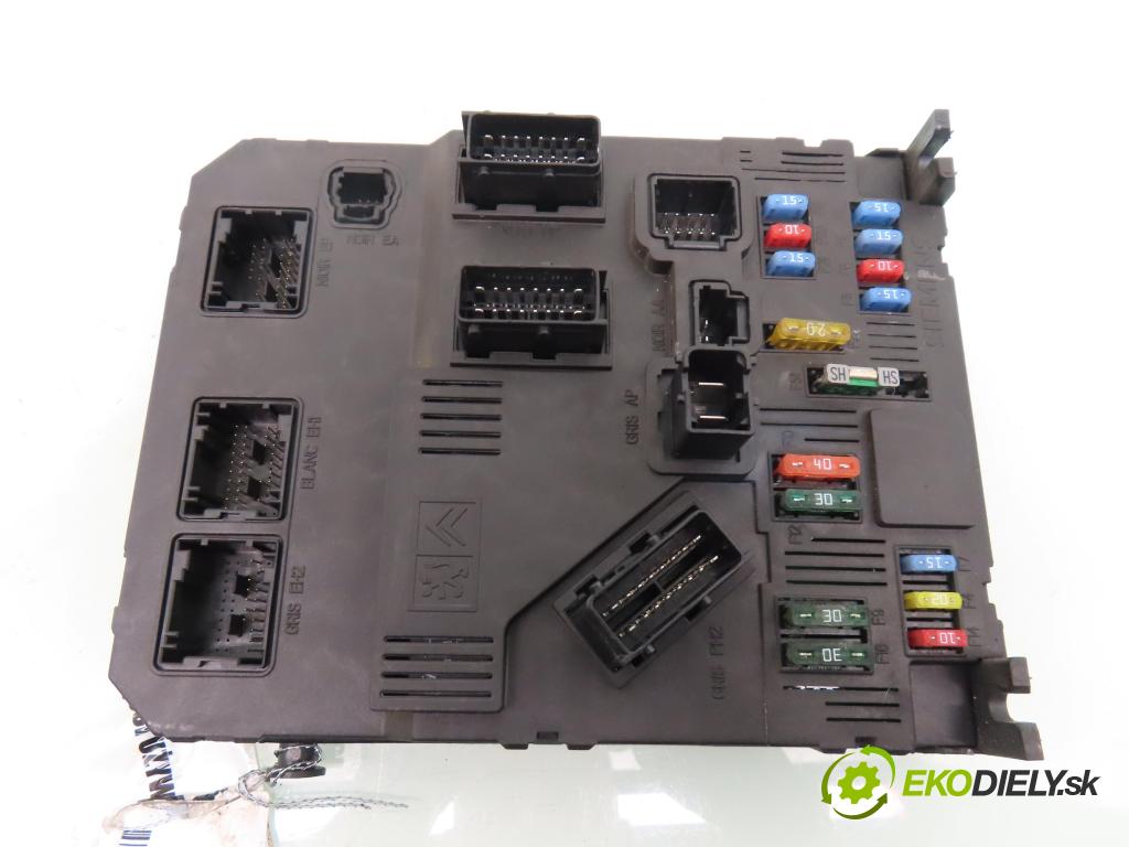 PEUGEOT 206 liftback (2A/C) HB 2004 440,00 1.1 i - HFX (TU1JP) 1124,00 MODUL BSI S118085220C ; 9652474780