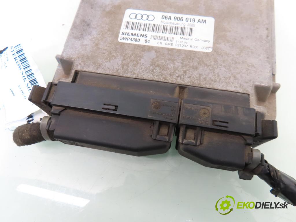 AUDI A3 (8L1) HB 1999 74,00 1.6 - AKL 1595,00 řídící jednotka motora 06A906019AM ; 5WP438004