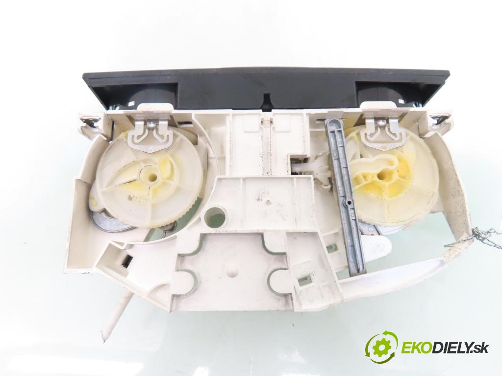 VW POLO CLASSIC (6V2) SEDAN 2001 44,00 60 1.4 - AEX 1390,00 Panel kúrenia 1J0819045F
