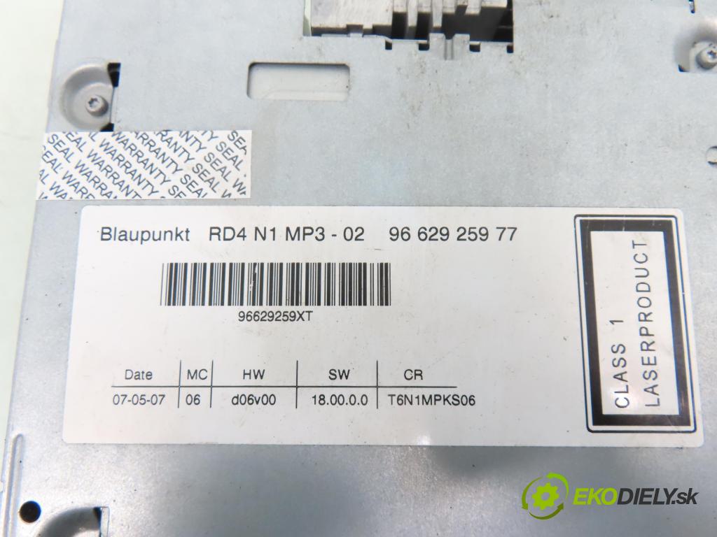 PEUGEOT 307 (3A/C) HB 2004 80,00 1.6 16V - NFU (TU5JP4) 1587,00 RADIO CD 9662925977