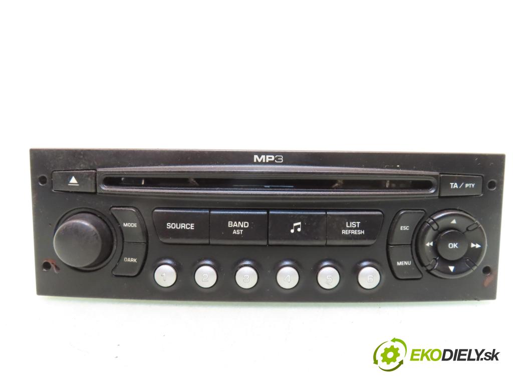 PEUGEOT 307 (3A/C) HB 2004 80,00 1.6 16V - NFU (TU5JP4) 1587,00 RADIO CD 9662925977