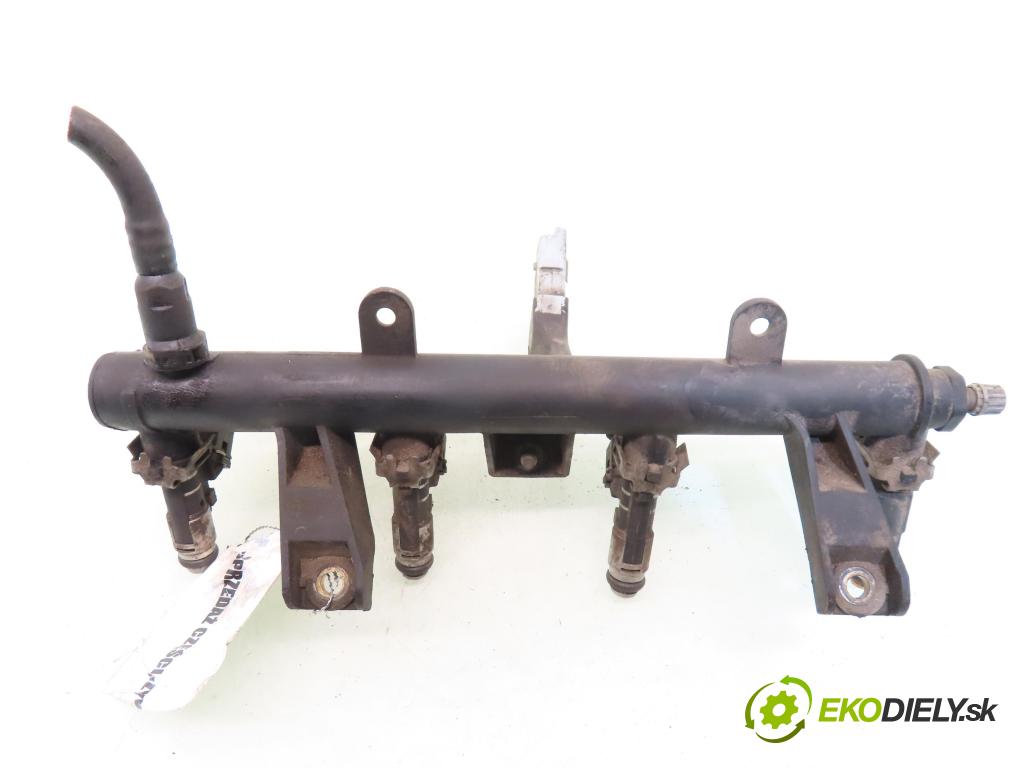 PEUGEOT 206 liftback (2A/C) HB 2004 440,00 1.1 i - HFX (TU1JP) 1124,00 Lišta vstrekovacia 9628982980D ; 9653708980 (Vstrekovacia lišta)