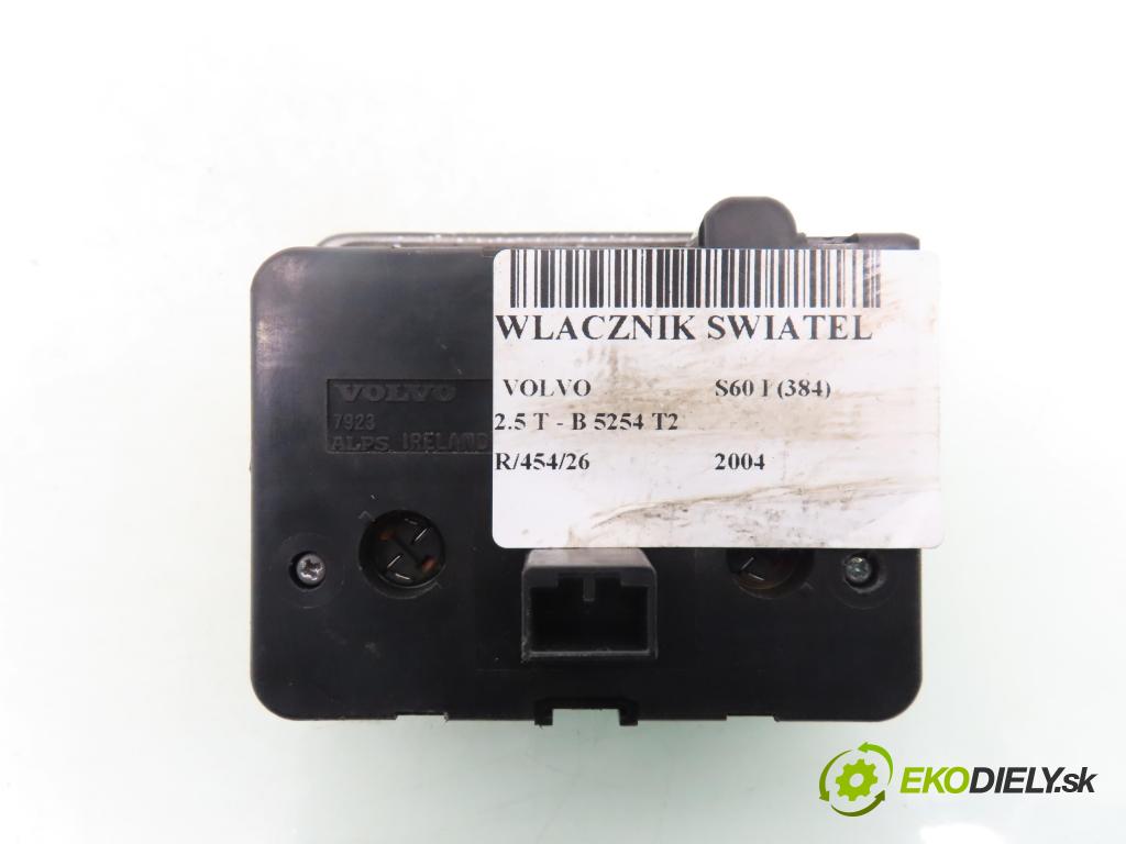 VOLVO S60 I (384) SEDAN 2004 154,00 2.5 T - B 5254 T2 2521,00 přepínač světla 7923