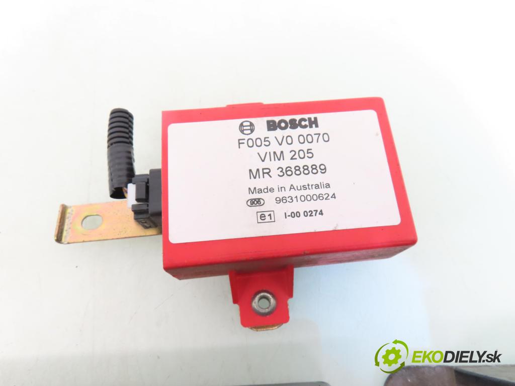 MITSUBISHI CARISMA (DA_) SEDAN 2000 92,00 1.8 16V GDI (DA2A) - 4G93 (GDI) 1834,00 spínačka / imobilizéra IMMO / řídící jednotka MR420361 ; F005V00070 ; MD340897