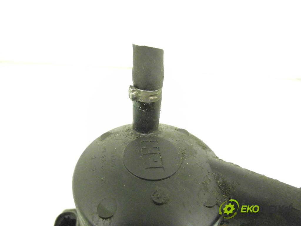 PEUGEOT 307 (3A/C) HB 2004 80,00 1.6 16V - NFU (TU5JP4) 1587,00 Pumpa servočerpadlo 9654151180 ; A5093404 ; 114490J