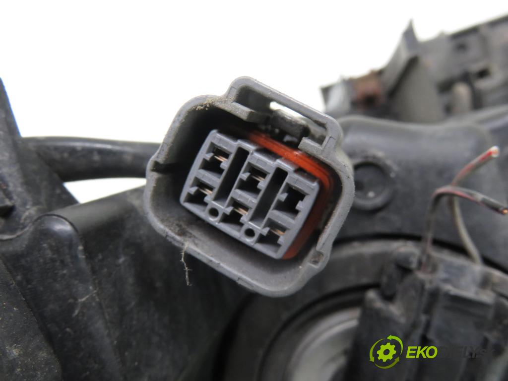 MAZDA 5 (CR19) MINIVAN 2008 107,00 2 - LFF7 1999,00 Svetlo PP W3T15671