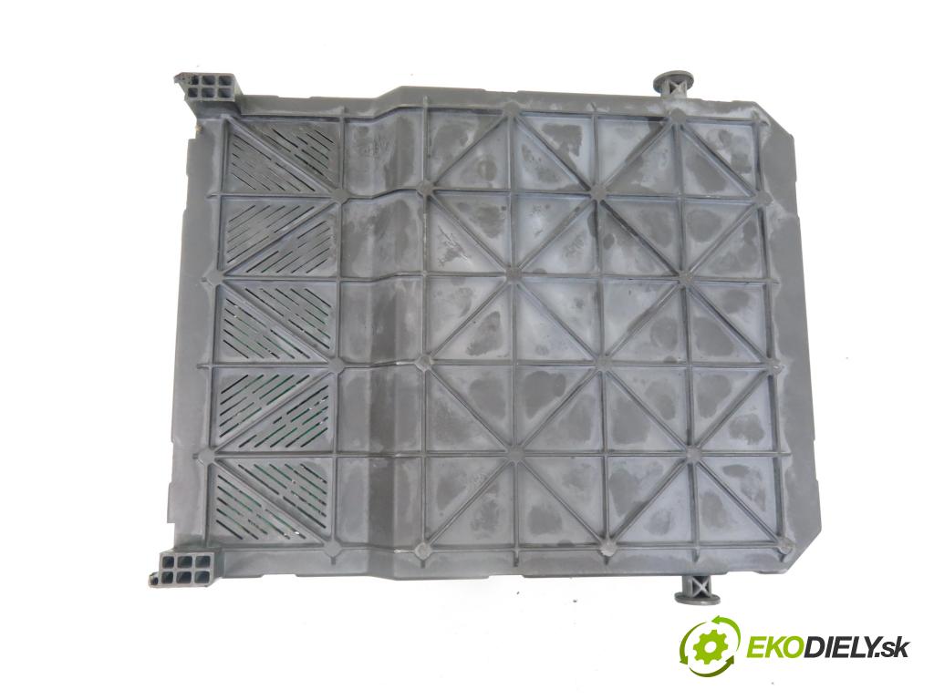 PEUGEOT PARTNER Combispace (5F) KOMBIVAN 2004 51,00 1.9 D - WJY (DW8B) 1868,00 MODUL BSM 9652474680HG ; S118085320C