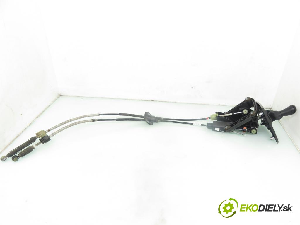 MAZDA 5 (CR19) MINIVAN 2008 107,00 2 - LFF7 1999,00 ZVEDÁK: 8159025200