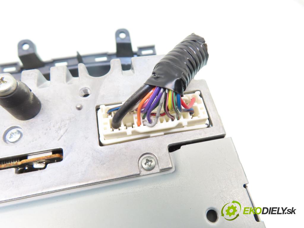 MAZDA 5 (CR19) MINIVAN 2008 107,00 2 - LFF7 1999,00 RADIO CD 14797327 ; CD8966ARX
