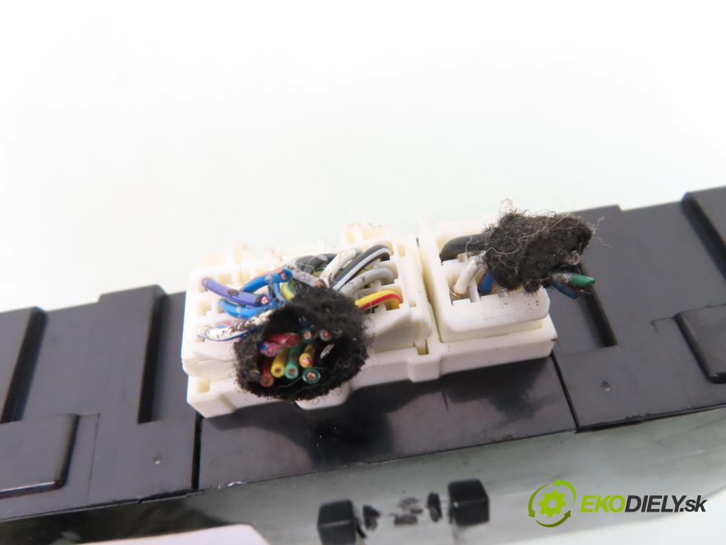 MAZDA 5 (CR19) MINIVAN 2008 107,00 2 - LFF7 1999,00 MODUL BCM CD8667560A