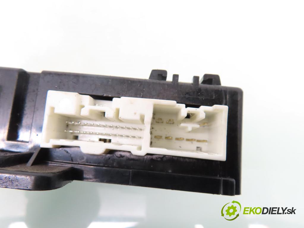 MAZDA 5 (CR19) MINIVAN 2008 107,00 2 - LFF7 1999,00 MODUL BCM CD8667560A