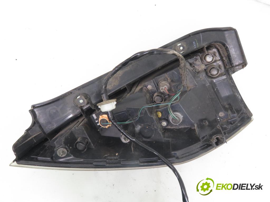 MAZDA 5 (CR19) MINIVAN 2008 107,00 2 - LFF7 1999,00 světlo pravé zadní C29151150