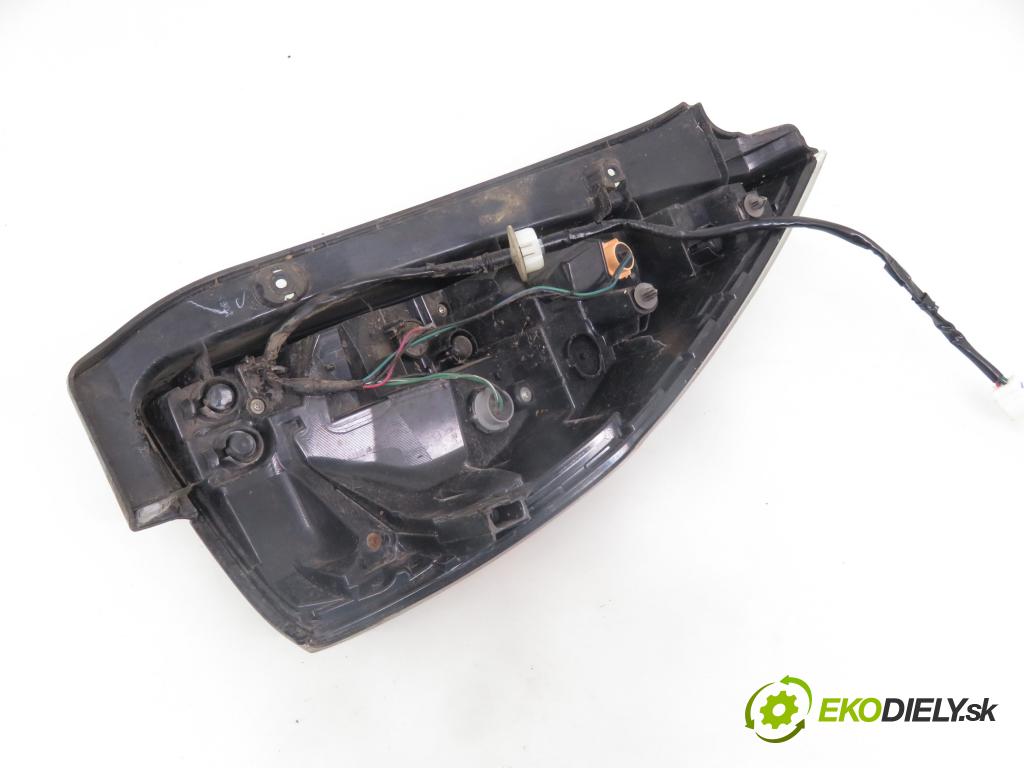 MAZDA 5 (CR19) MINIVAN 2008 107,00 2 - LFF7 1999,00 světlo levé zadní