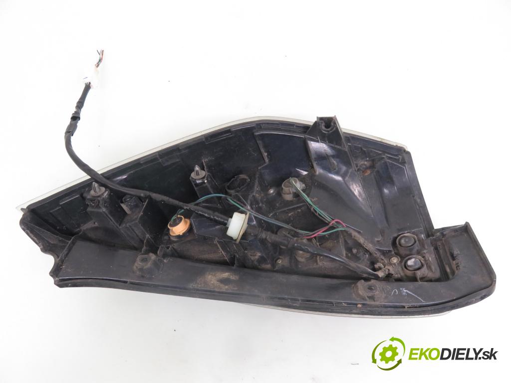 MAZDA 5 (CR19) MINIVAN 2008 107,00 2 - LFF7 1999,00 světlo levé zadní